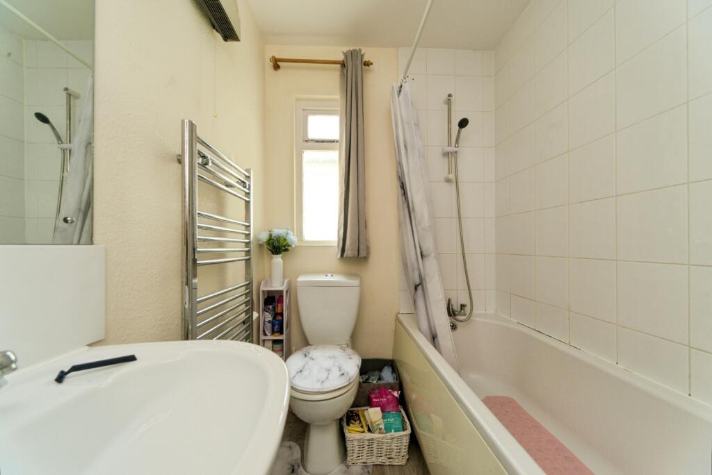 Additional image 7 of Flat 3 Beacon House, Upperton Gardens, Eastbourne, East Sussex