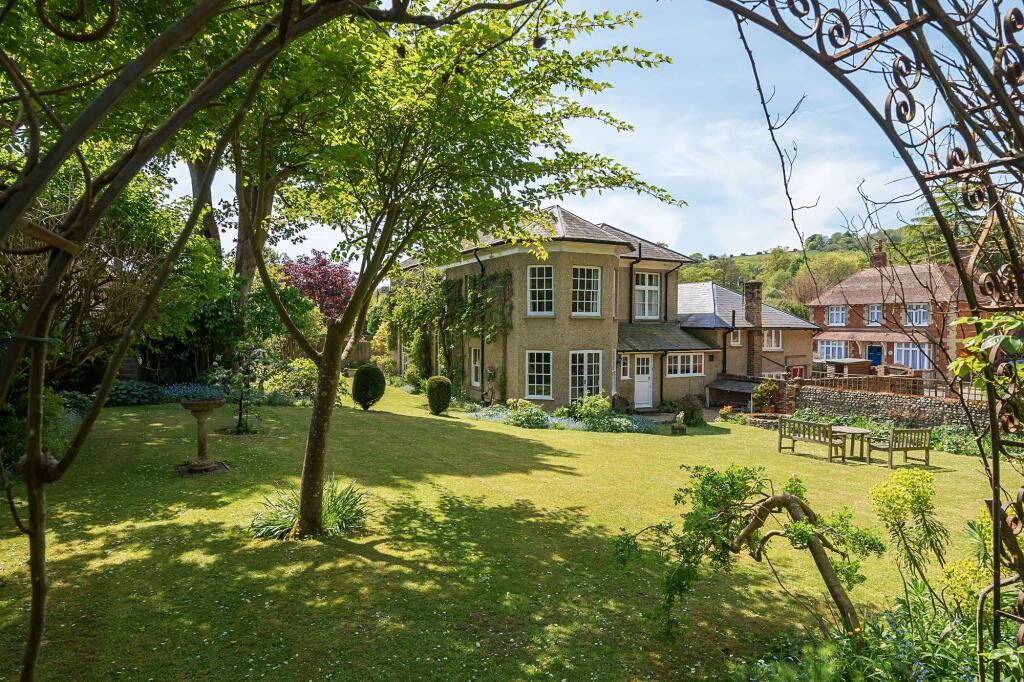 Additional image 33 of 23 High Street, Findon, BN14