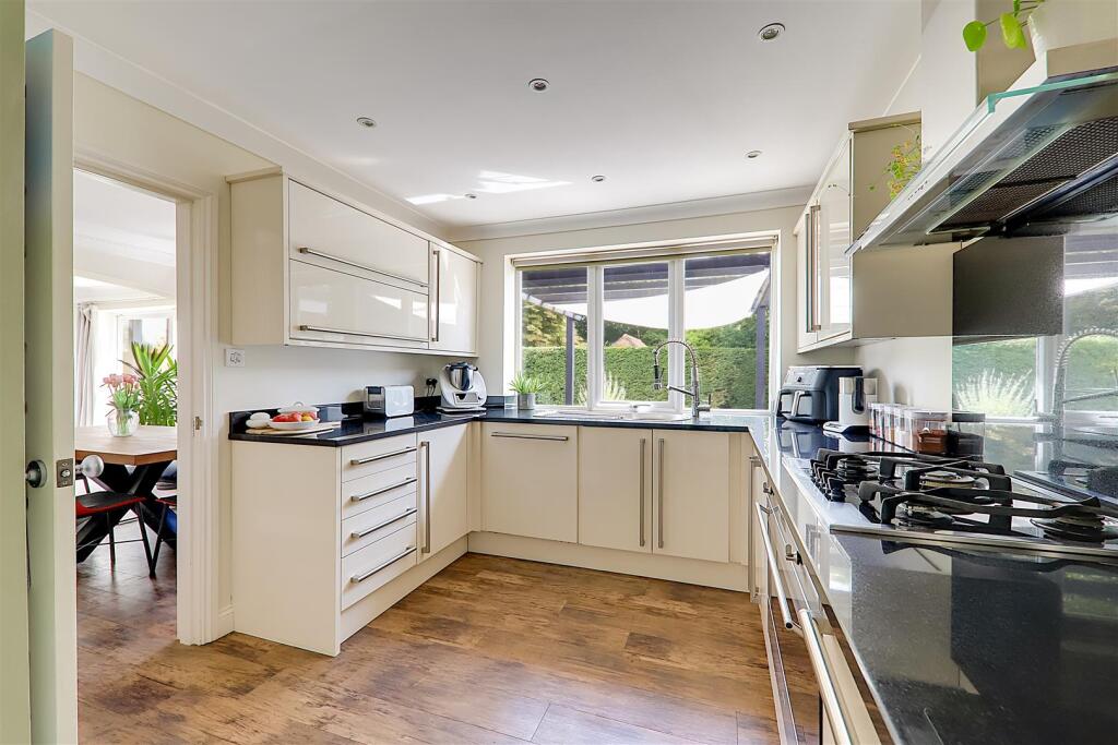 Additional image 10 of Fifth Avenue, Charmandean, Worthing