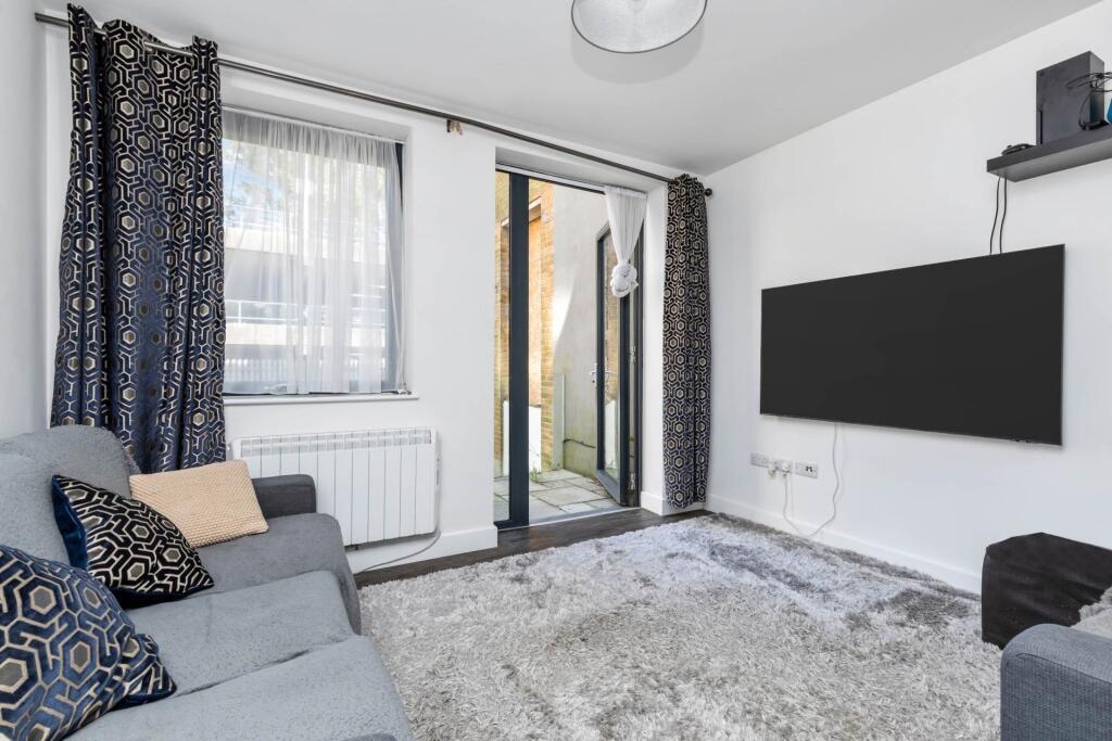 Additional image 5 of Skyline Apartments, 1 The Causeway