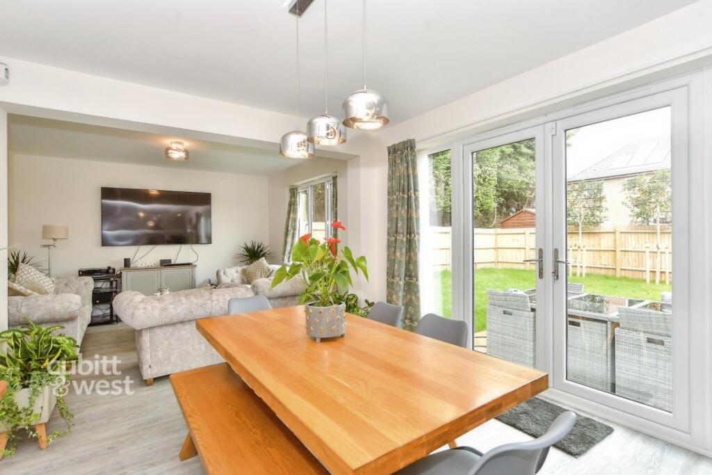 Additional image 7 of Saturn Drive Arundel BN18