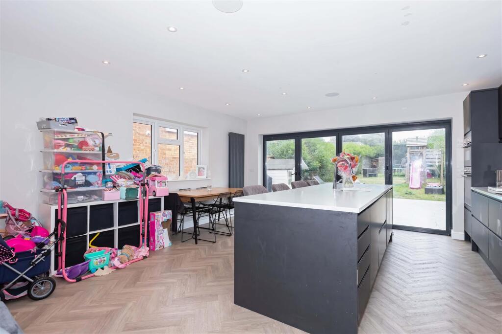 Additional image 11 of Barrington Close, Goring-By-Sea