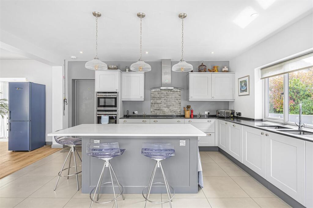 Additional image 15 of Warren Close, Eastbourne