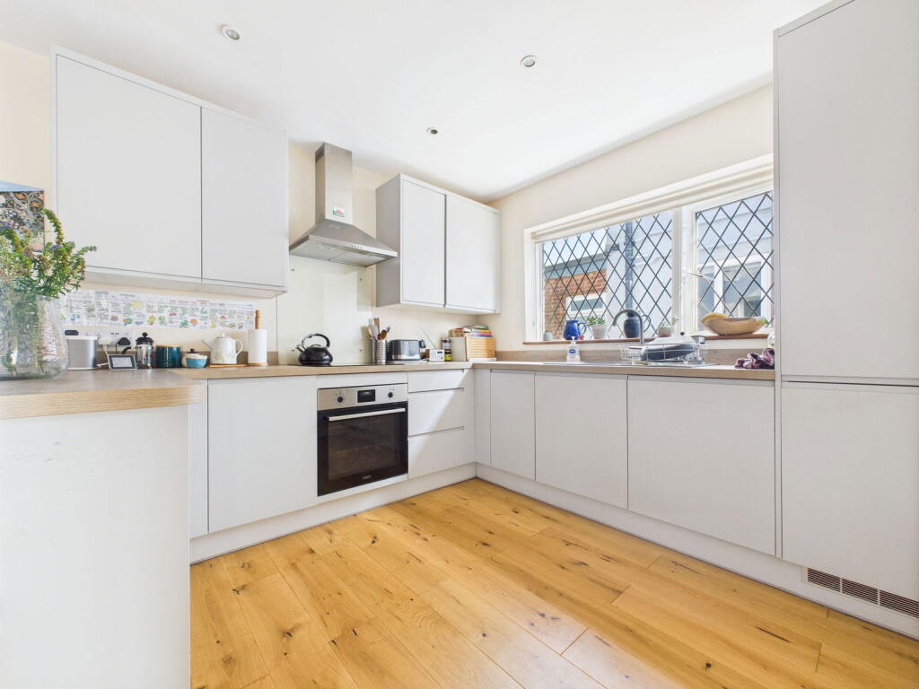 Additional image 16 of Brighton Road, Lancing, BN15 8JS