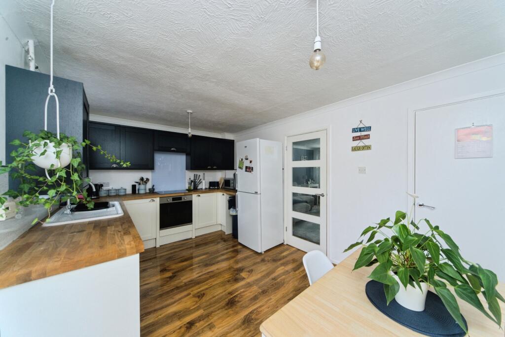 Additional image 5 of Windsor Close, Eastbourne, BN23