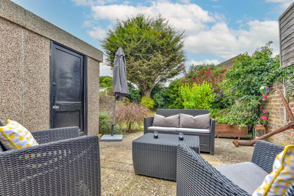 Additional image 16 of Broadwater Road