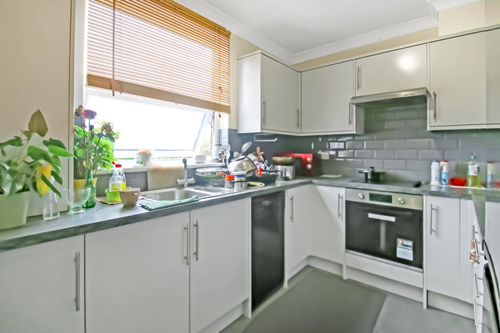 Additional image 13 of Brighton Road, Lancing, BN15