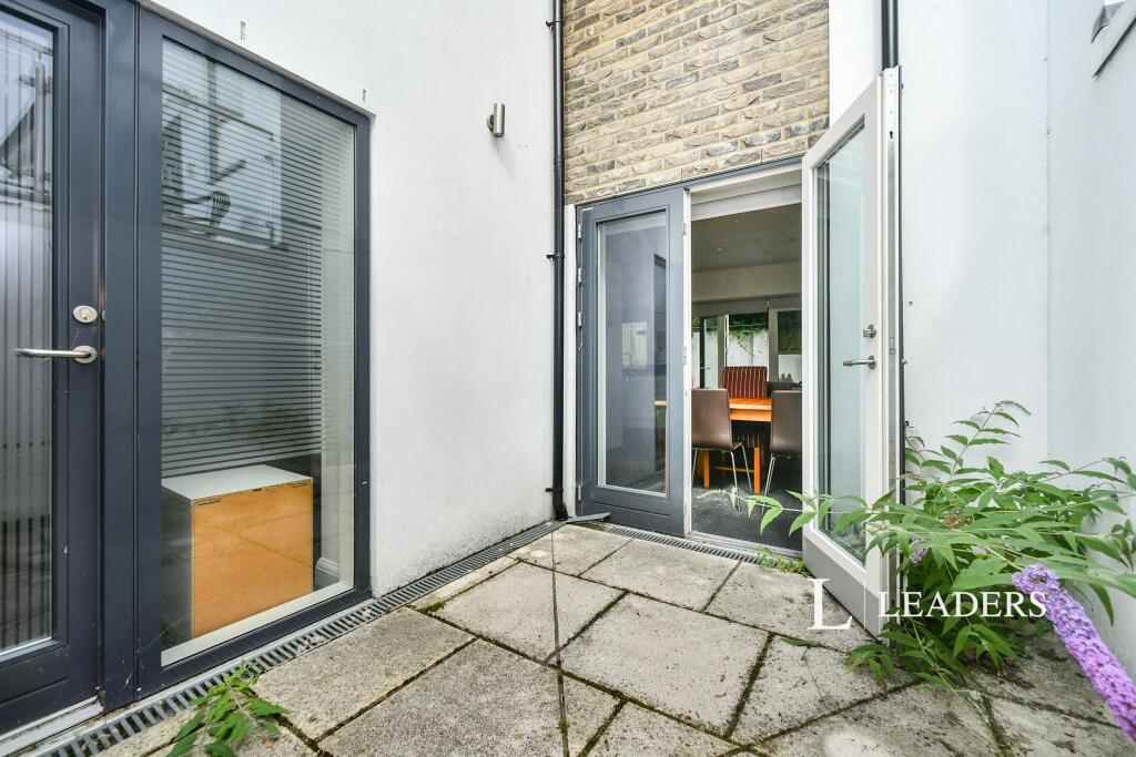 Additional image 8 of Chestnut Close