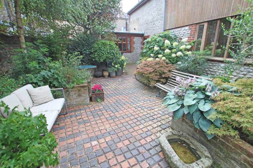 Additional image 9 of Crown Street, Eastbourne, BN21 1NX