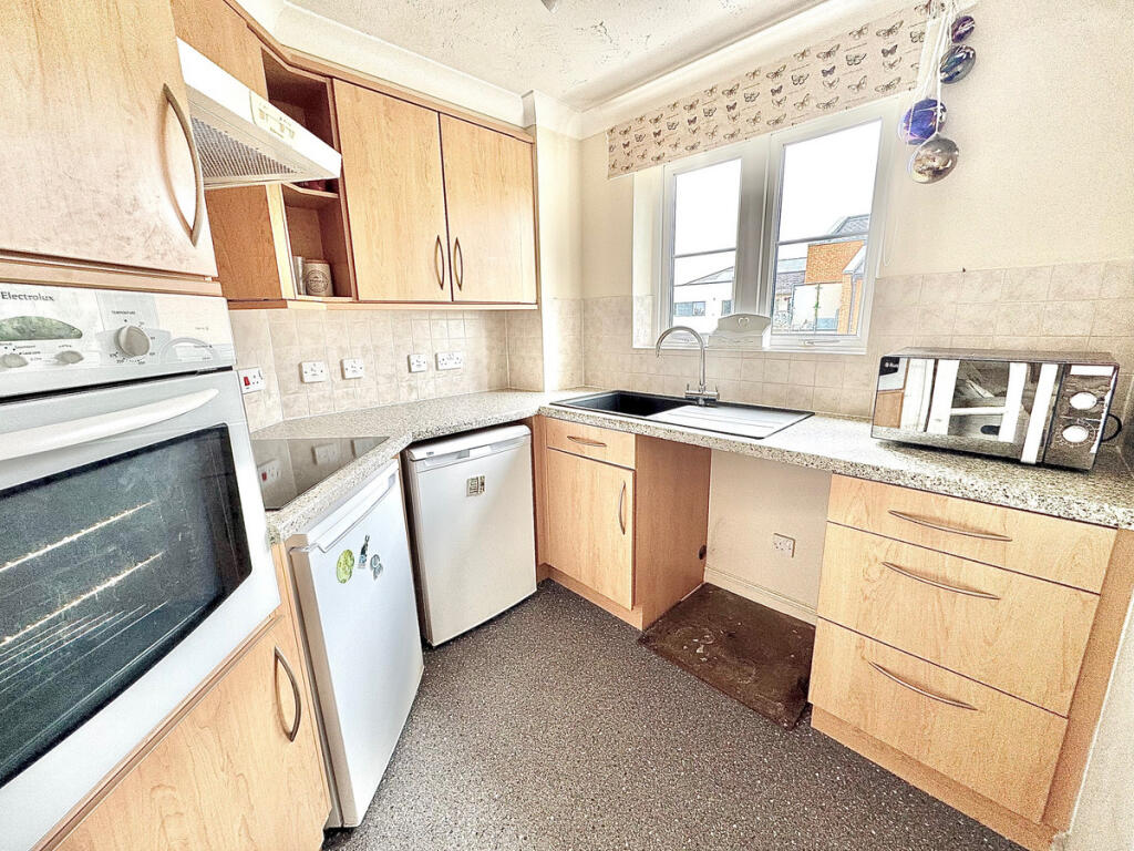 Additional image 12 of Brighton Road, Lancing, BN15