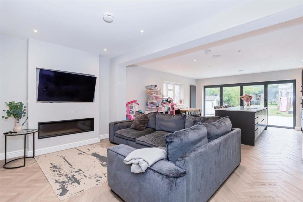 Additional image 9 of Barrington Close, Goring-By-Sea