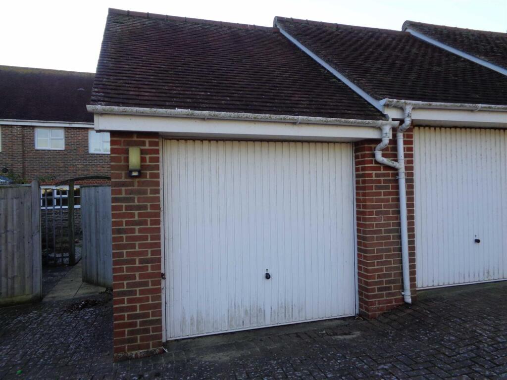 Additional image 11 of Grand Avenue, Seaford