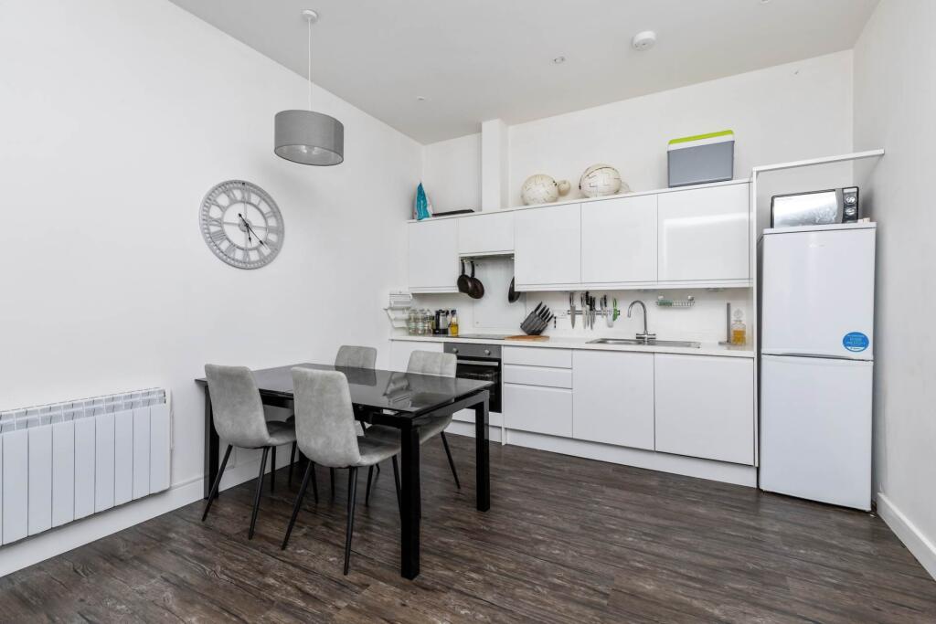 Additional image 2 of Skyline Apartments, 1 The Causeway