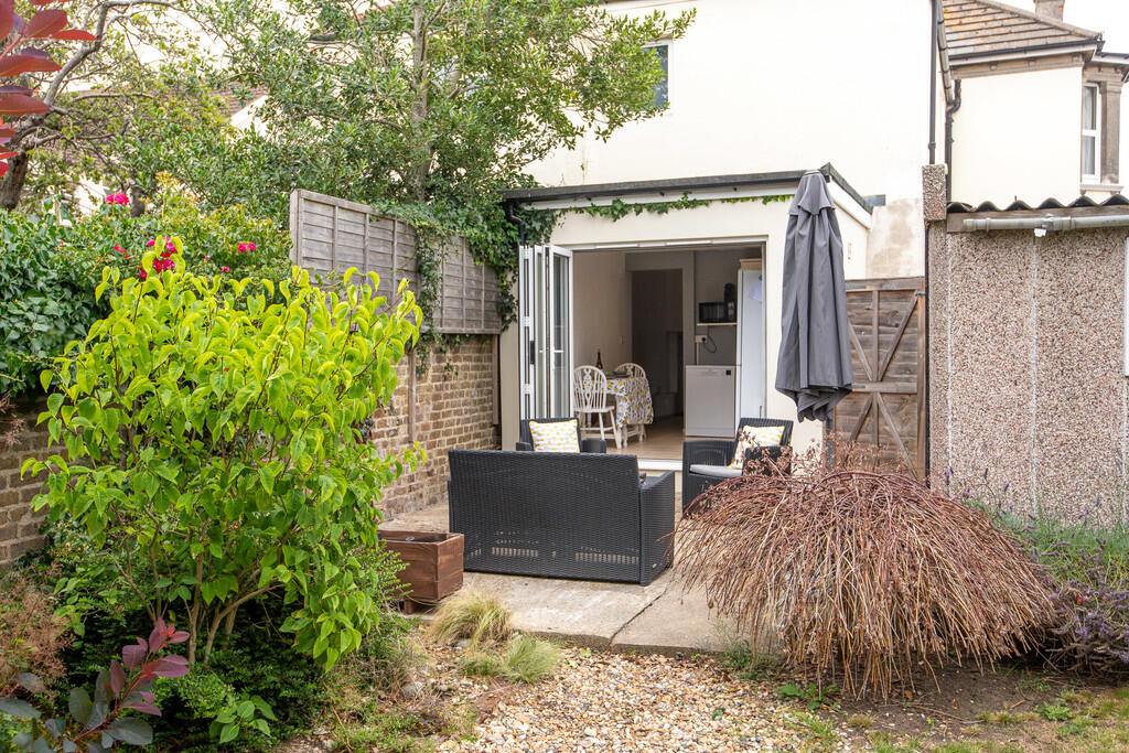 Additional image 15 of Broadwater Road