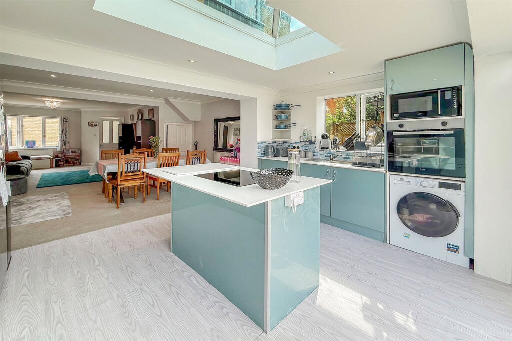 Additional image 8 of Larkspur Close, Littlehampton, West Sussex