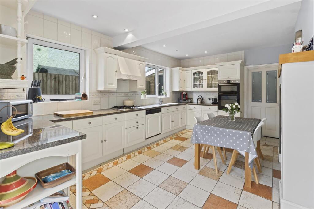 Additional image 17 of Milldown Road, Seaford