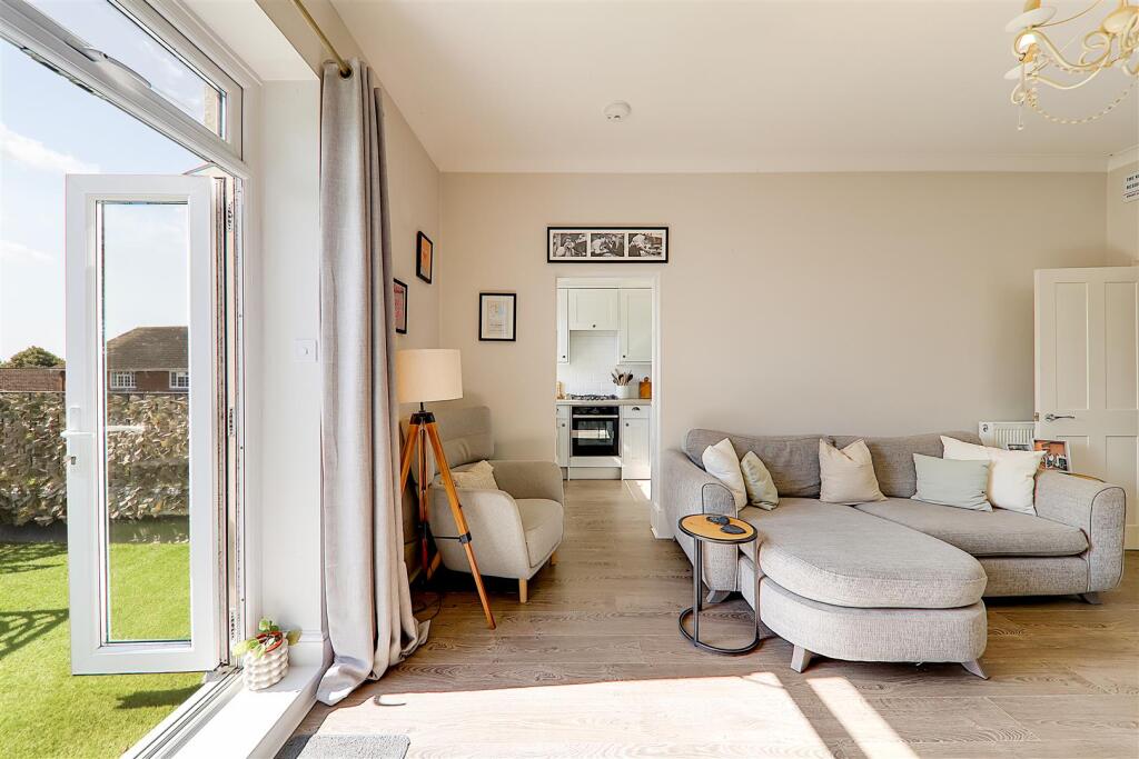 Additional image 13 of Grove Lodge, Broadwater, BN14