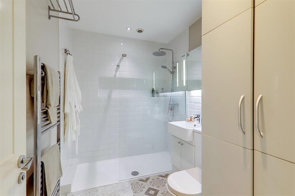 Additional image 10 of Grove Lodge, Broadwater, BN14