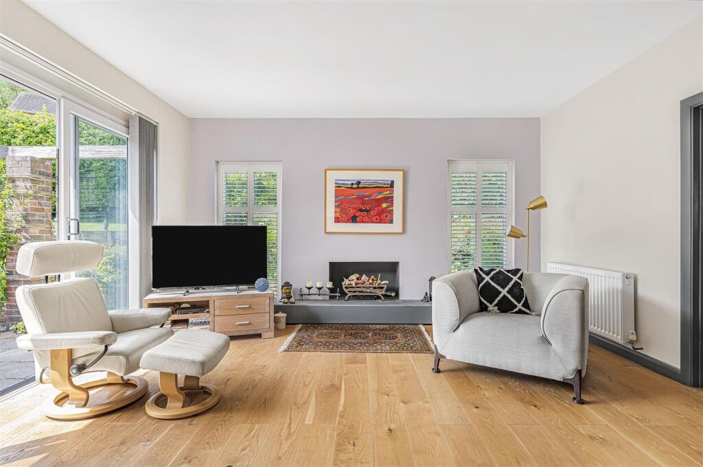 Additional image 16 of Warren Close, Eastbourne