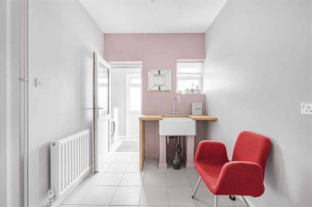 Additional image 23 of Warren Close, Eastbourne