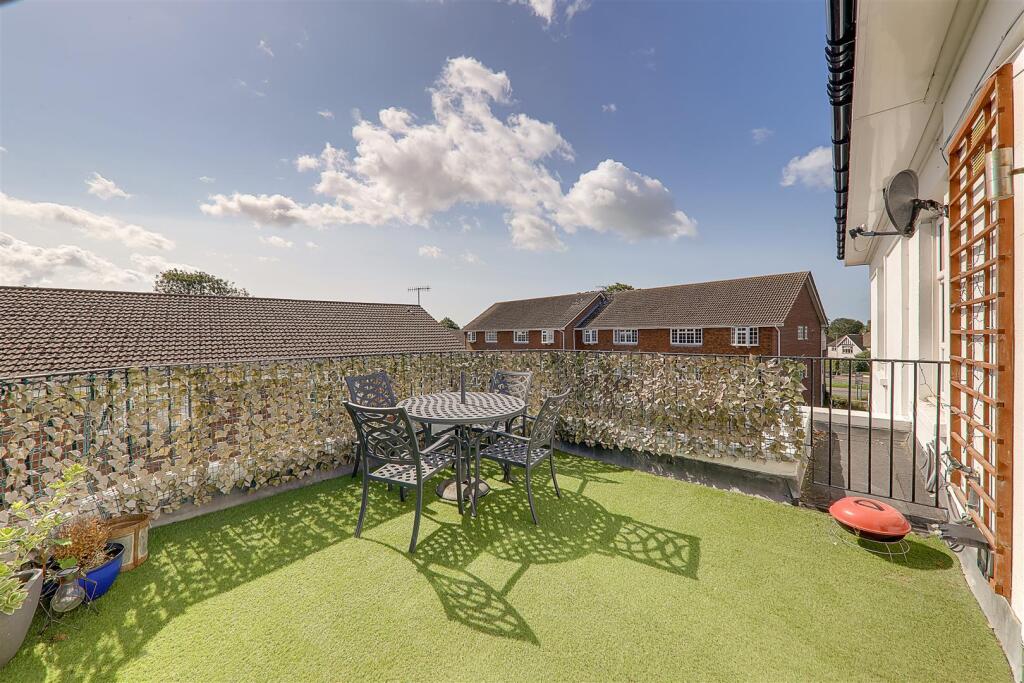 Additional image 15 of Grove Lodge, Broadwater, BN14