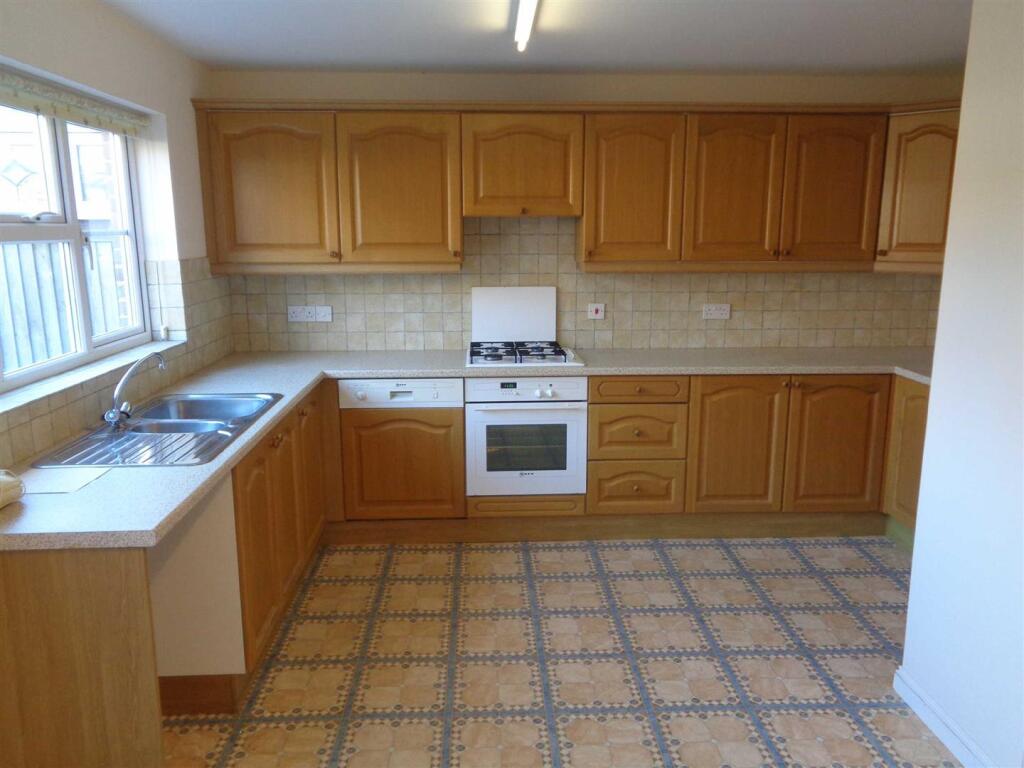 Additional image 18 of Grand Avenue, Seaford