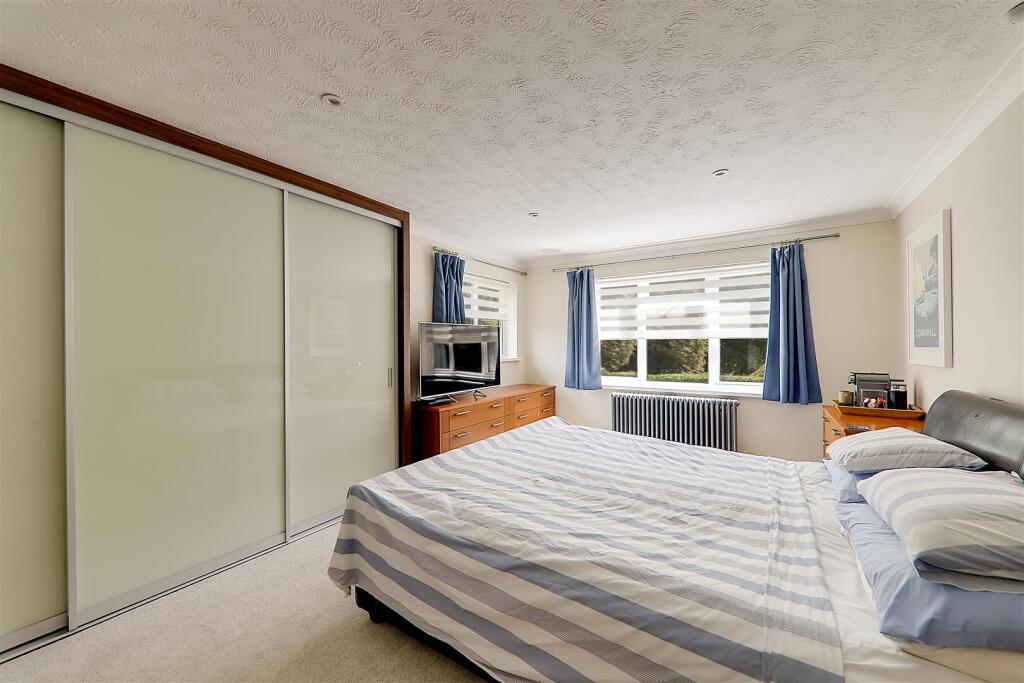 Additional image 18 of Fifth Avenue, Charmandean, Worthing