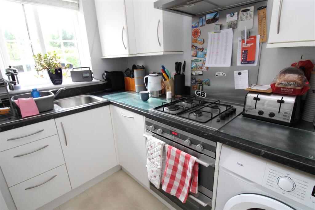 Additional image 7 of Empress Close,  , West Susse, Wick, Littlehampton