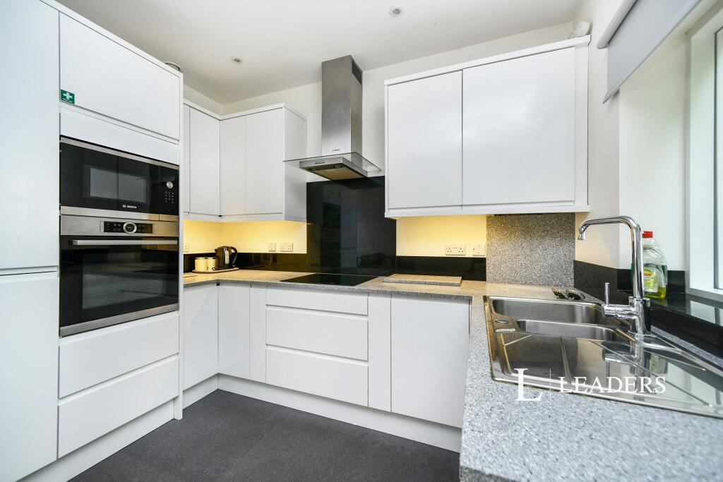 Additional image 3 of Chestnut Close