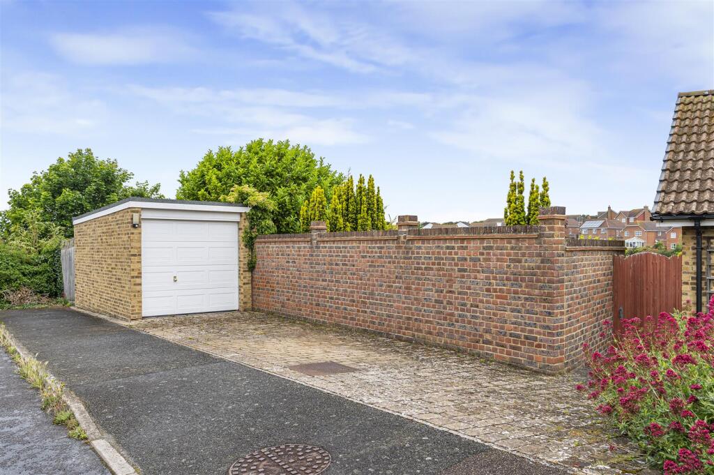 Additional image 23 of Victor Close, Seaford