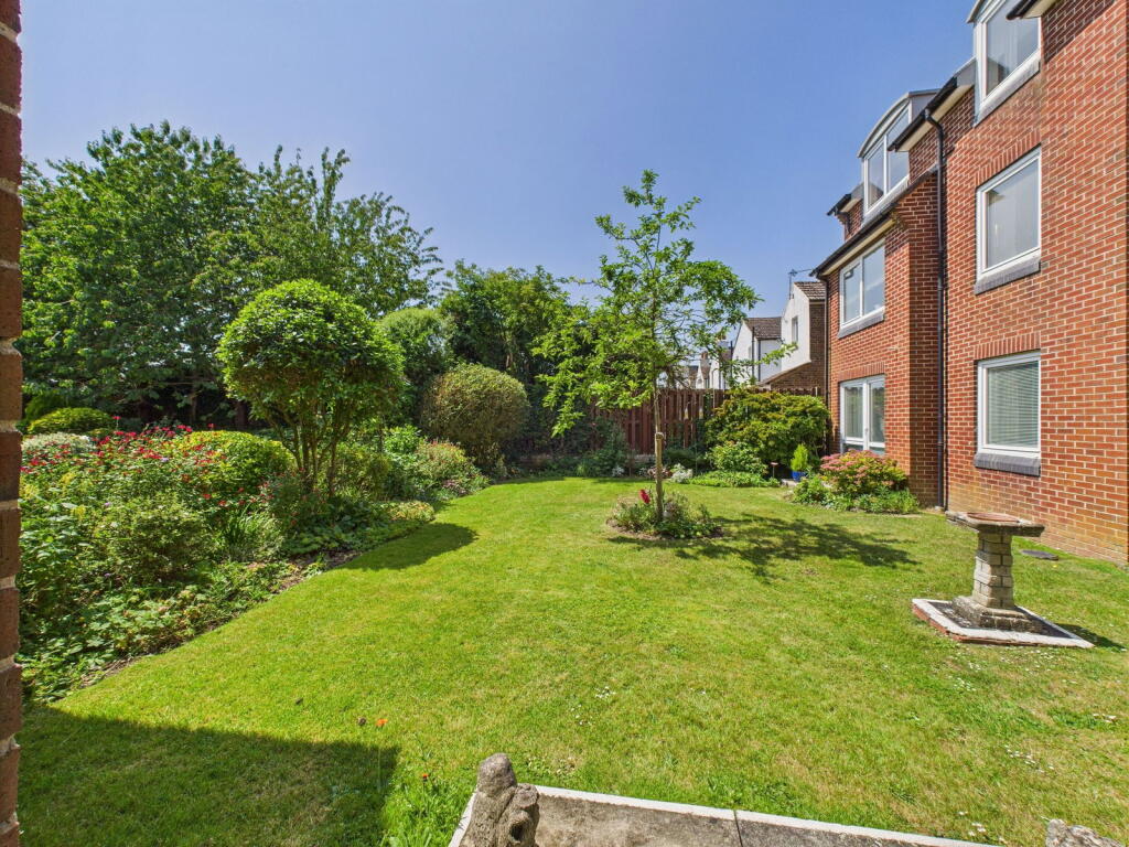 Additional image 11 of Homesearle House, Goring Road, Goring-by-Sea, Worthing, BN12