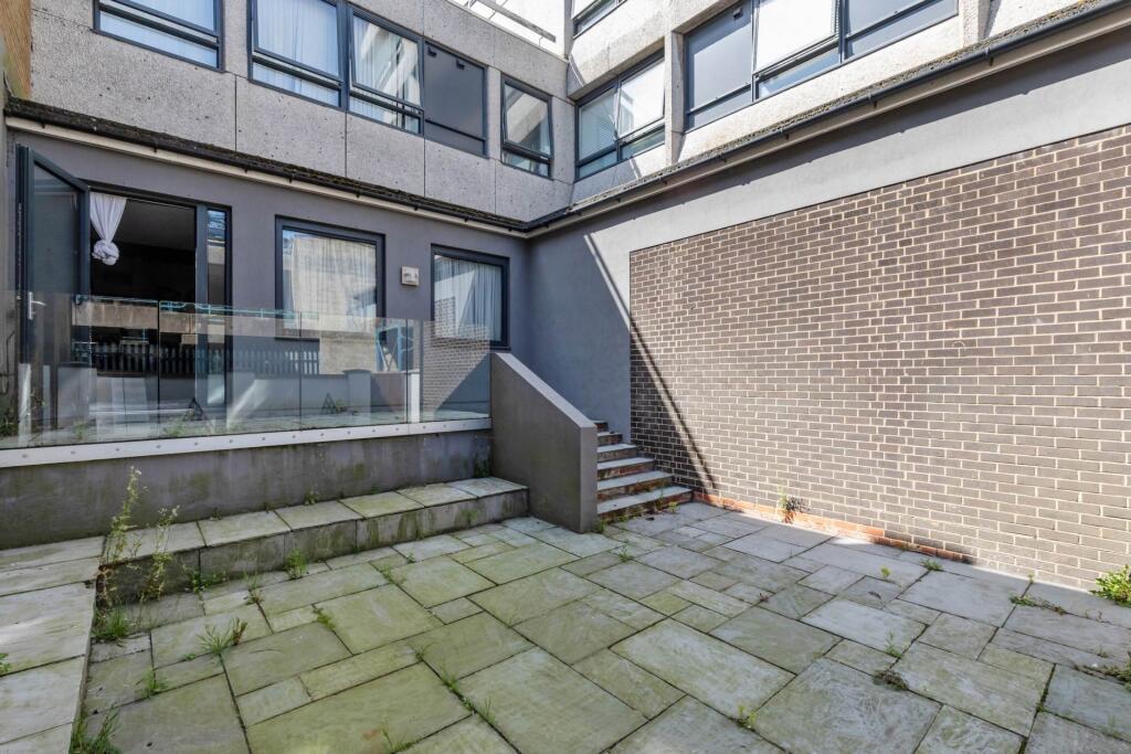 Additional image 8 of Skyline Apartments, 1 The Causeway