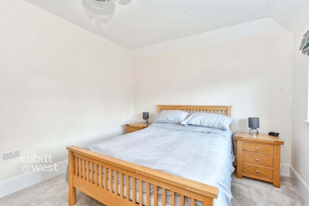 Additional image 12 of Saturn Drive Arundel BN18
