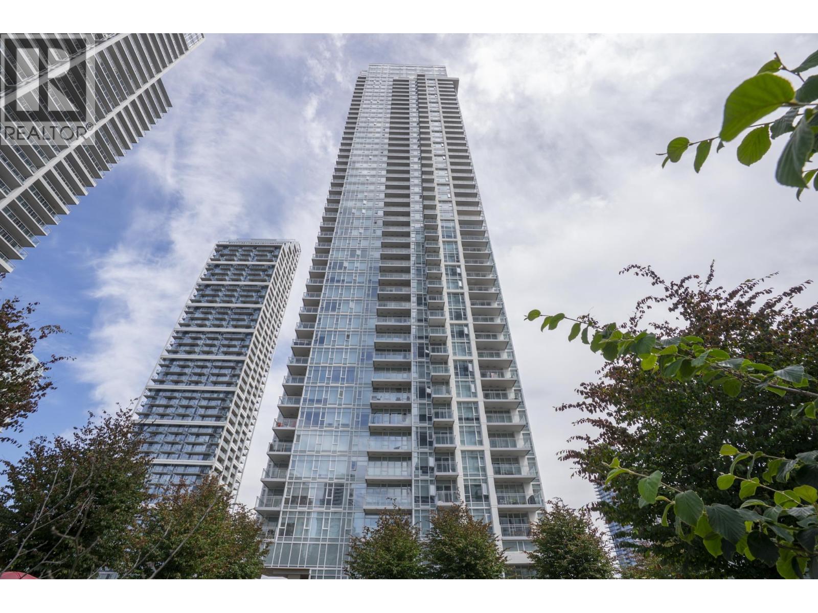 1007 4670 ASSEMBLY WAY|Burnaby, British Columbia V5H0H3