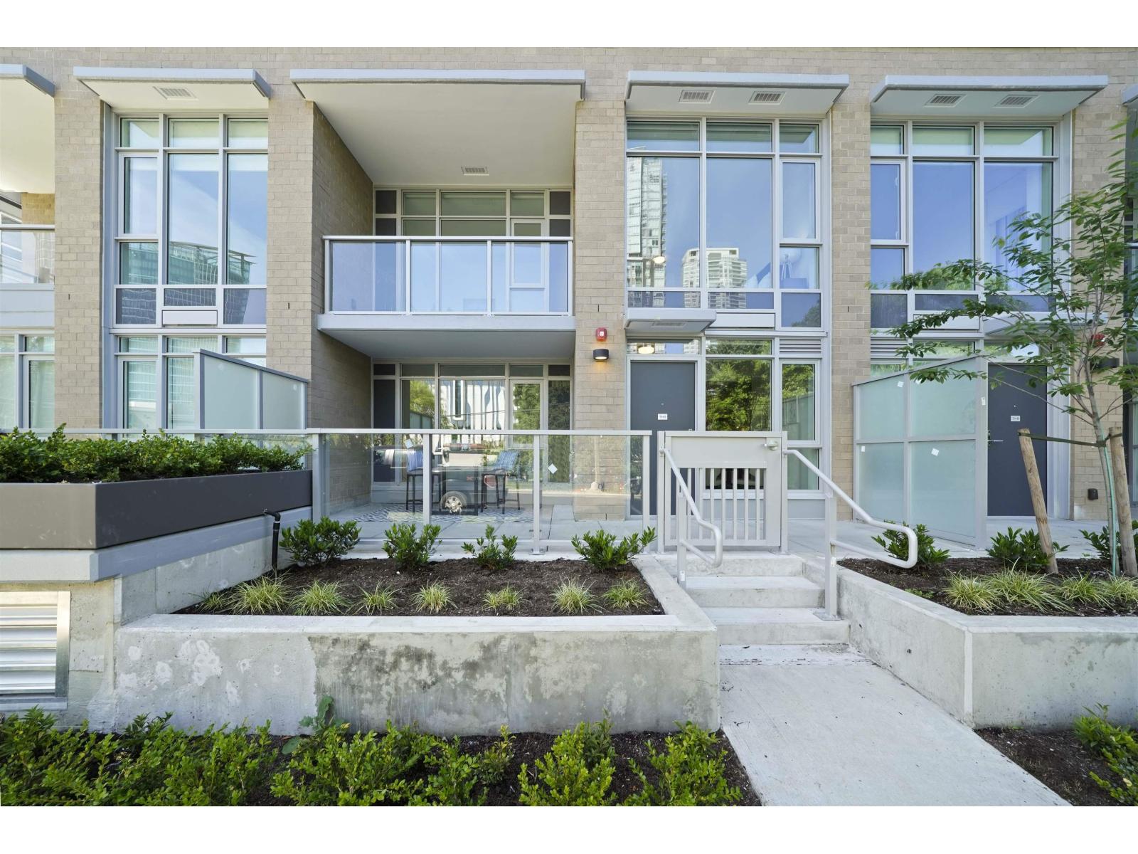 8 13350 CENTRAL AVENUE|Surrey, British Columbia V3T0S1