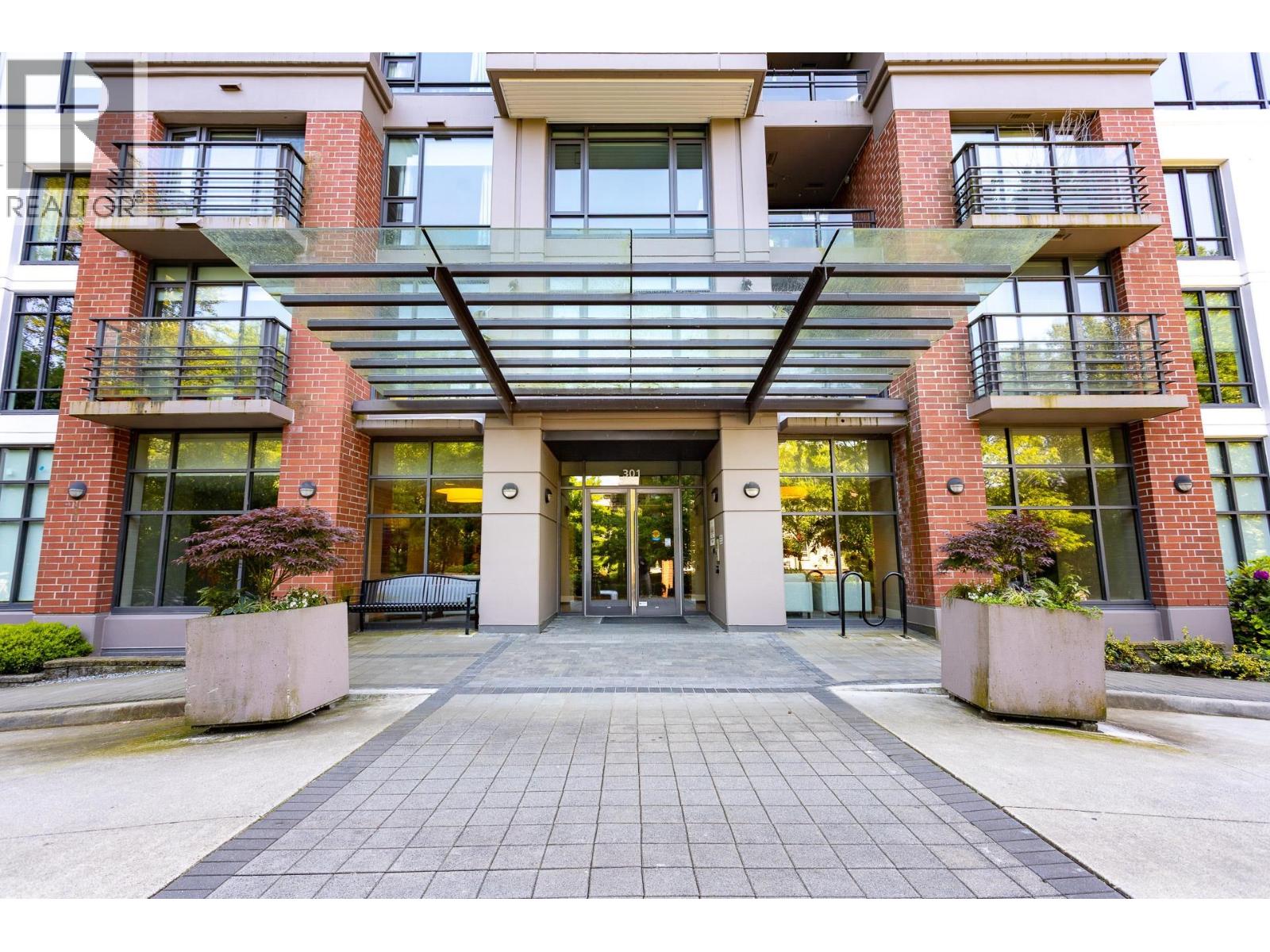 907 301 CAPILANO ROAD|Port Moody, British Columbia V3H0G6