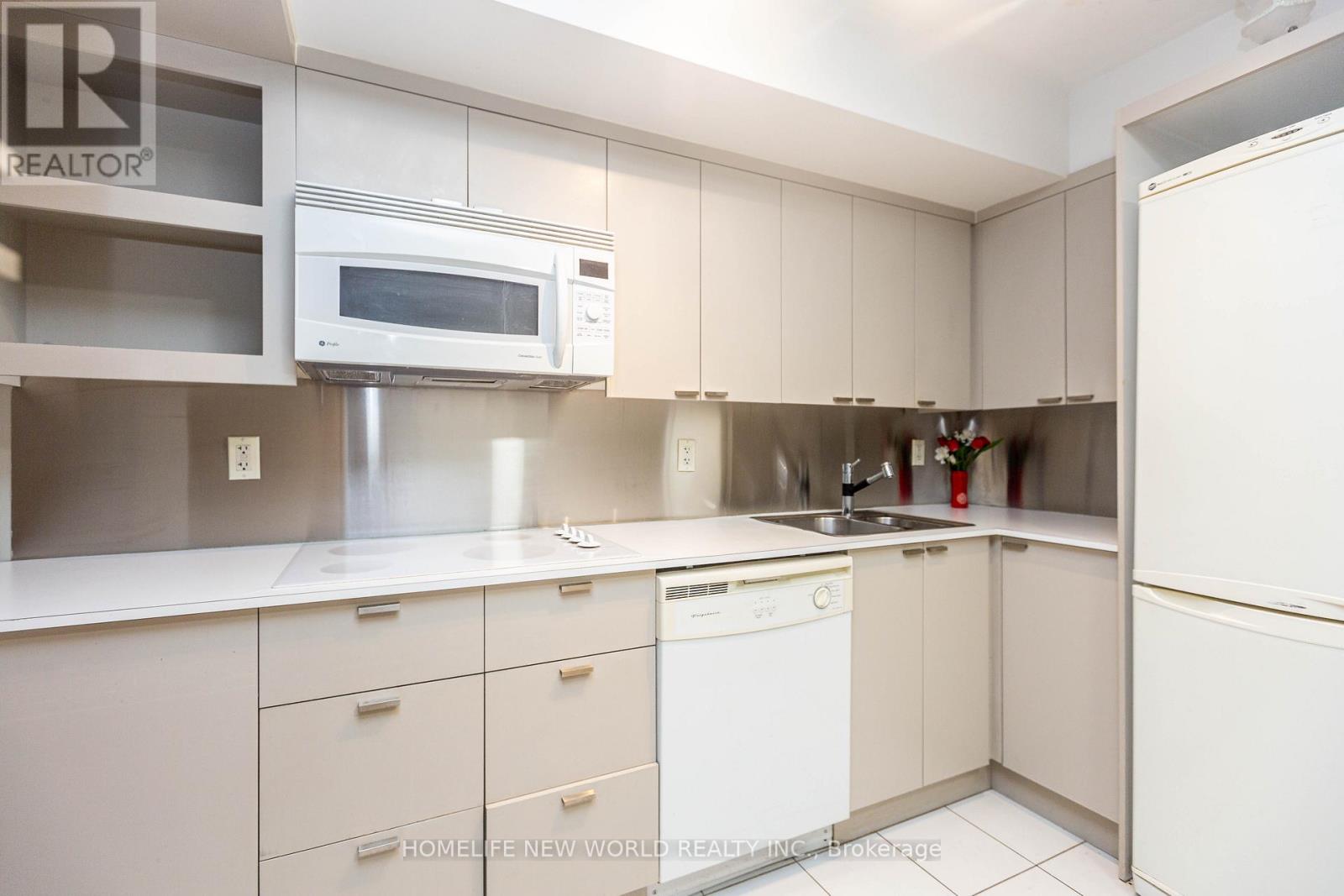 951 - 111 ELIZABETH STREET|Toronto (Bay Street Corridor), Ontario M5G1P7