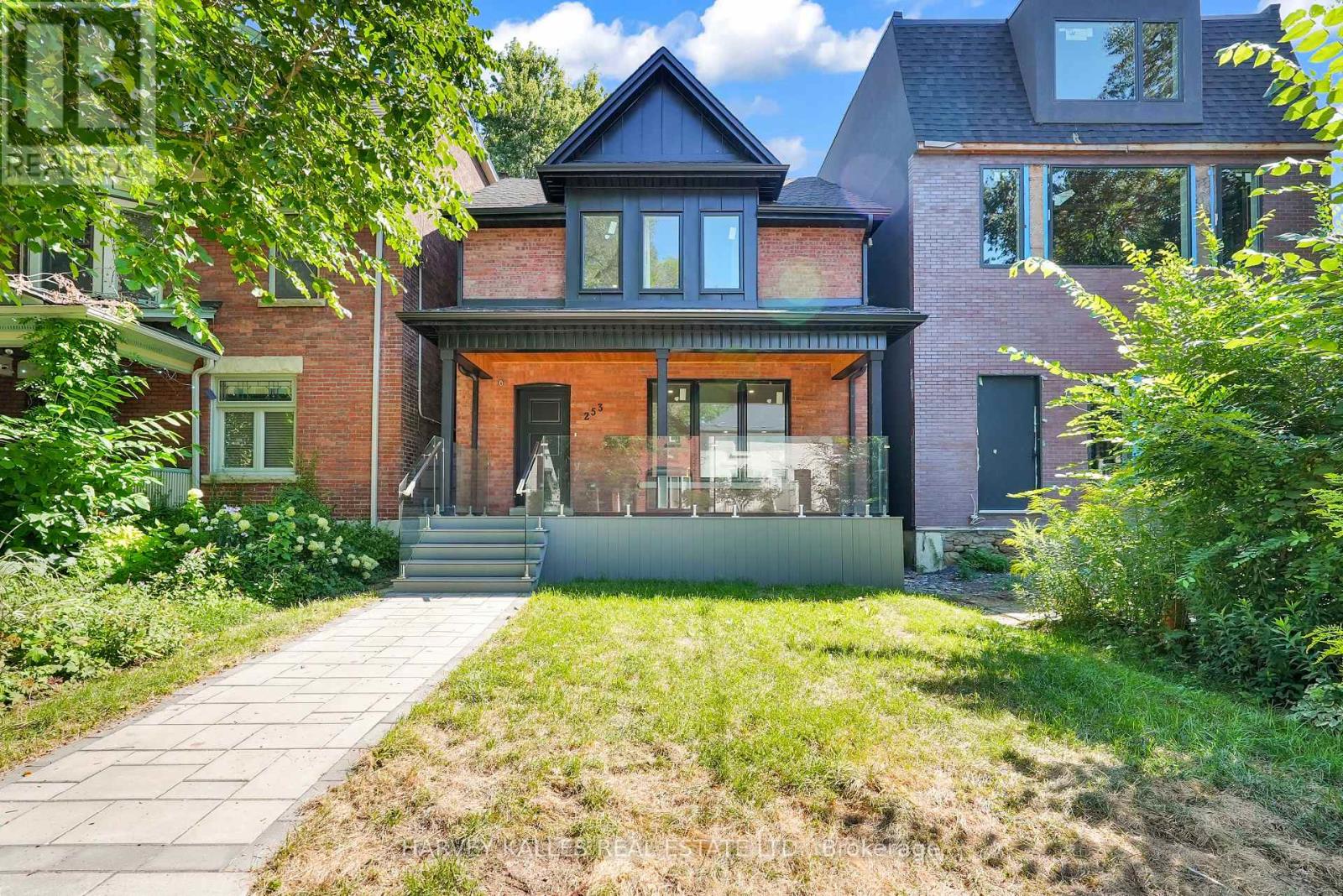 253 ALBANY AVENUE|Toronto (Annex), Ontario M5R3C7