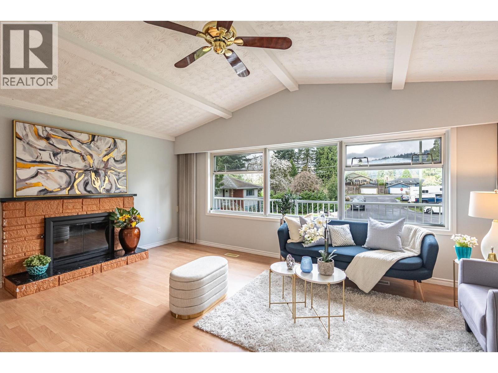 916 GLENACRE COURT|Port Moody, British Columbia V3H1K1