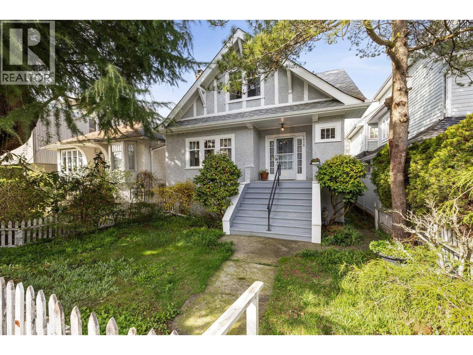 2039 CREELMAN AVENUE|Vancouver, British Columbia V6J1C2