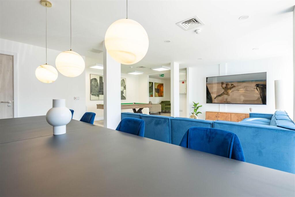 Additional image 12 of Aberdeen | Student | September | AB11