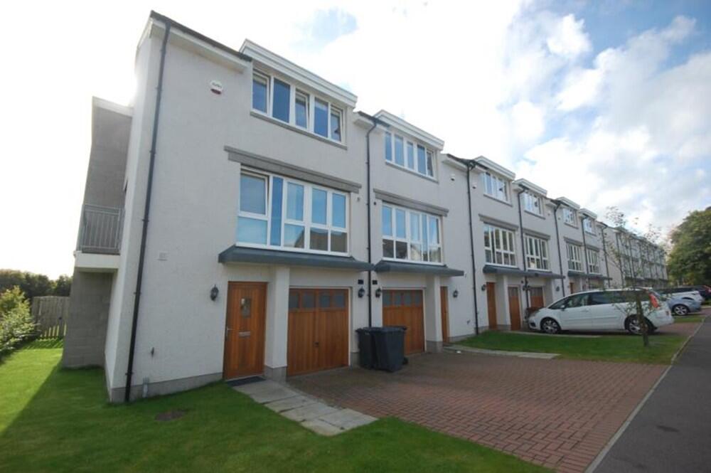 Property image for 1 Woodlands Walk, Cults, AB15 9DW