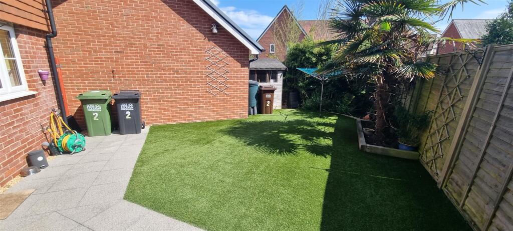 Additional image 15 of Highgrove Crescent, Polegate