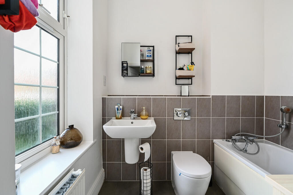 Additional image 12 of Luscombe Avenue, Hellingly, BN27