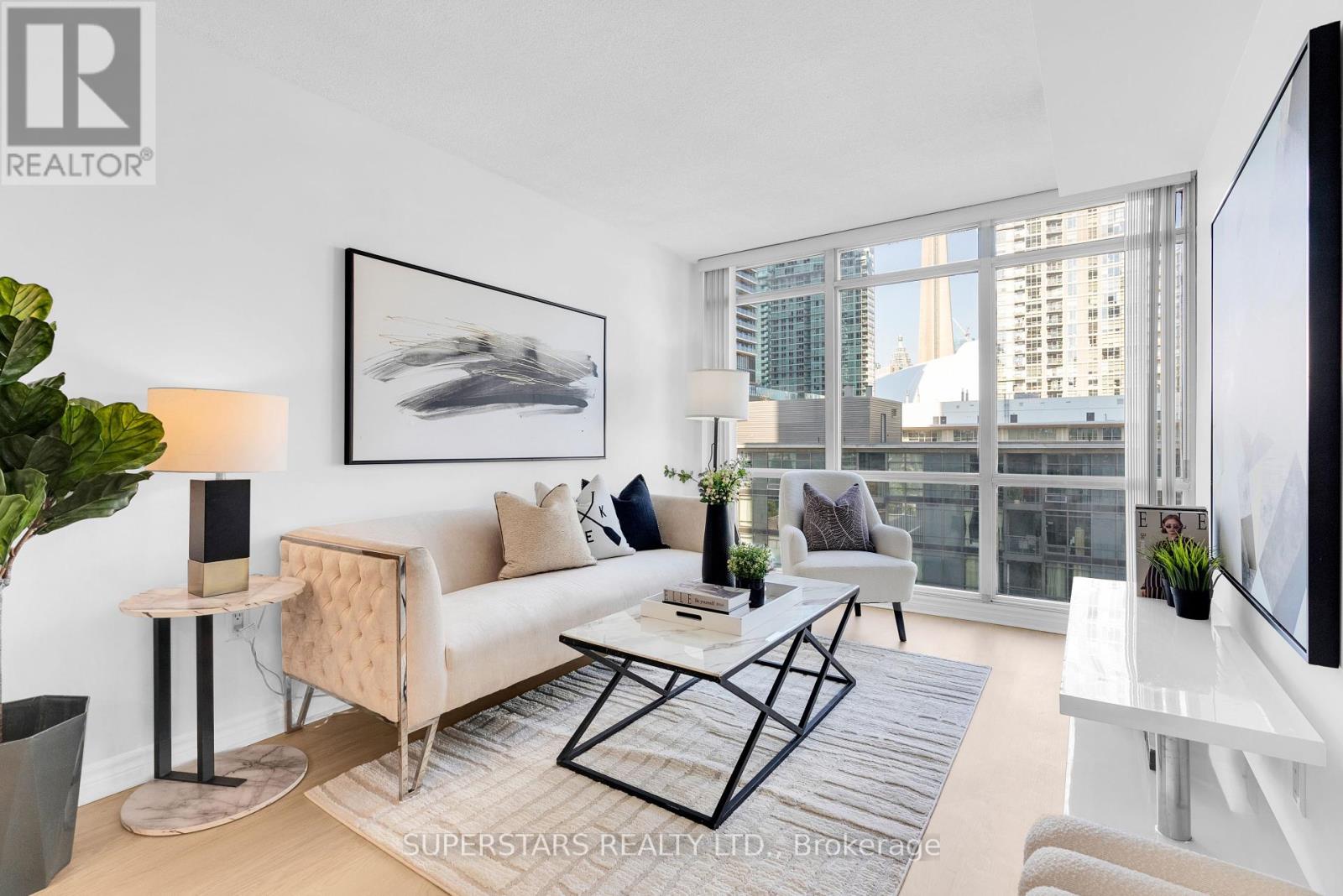 Property image for 1008 - 15 FORT YORK BOULEVARD|Toronto (Waterfront Communities), Ontario M5V3Y4