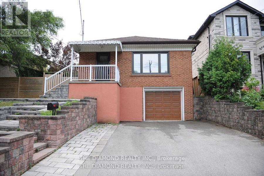 Property image for 21 GRACEFIELD AVENUE|Toronto (Maple Leaf), Ontario M6L1L2