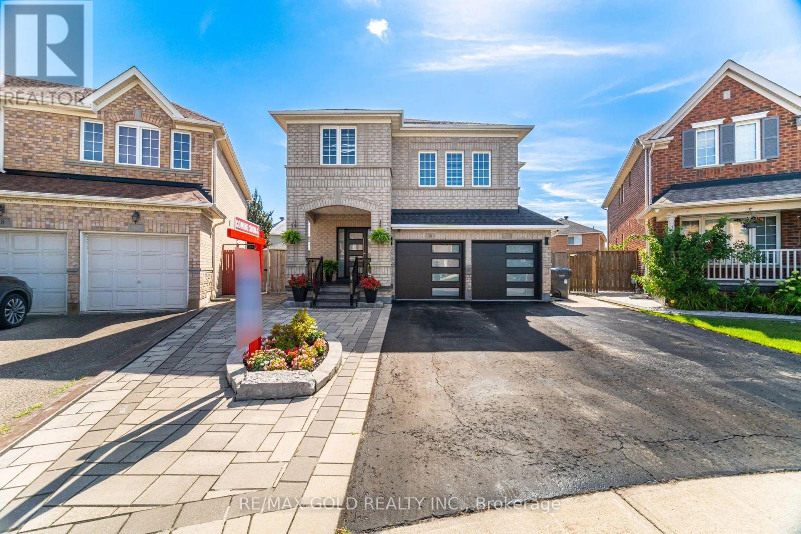 10 CLOVERLAWN STREET|Brampton (Fletcher's Meadow), Ontario L7A3X5