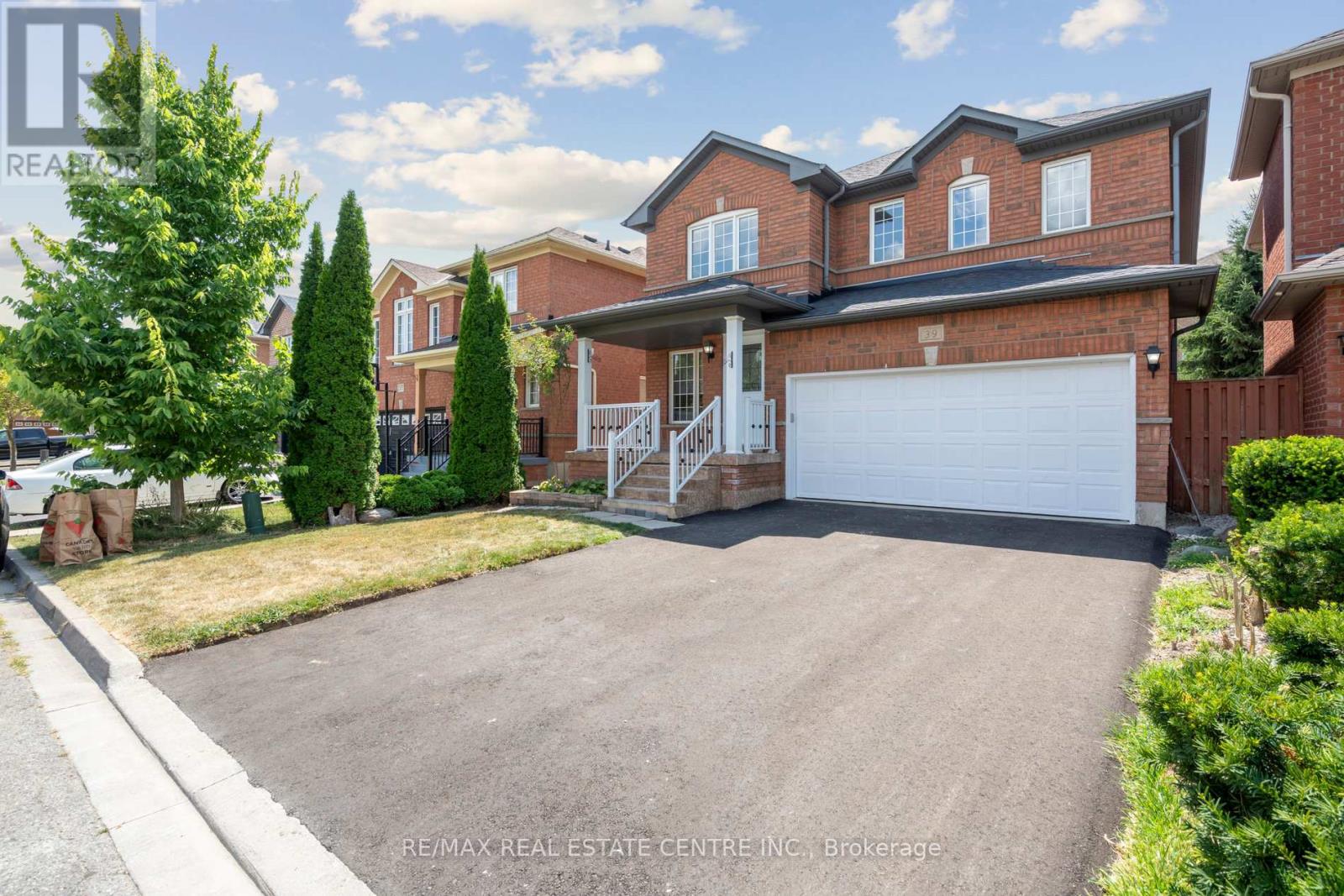 39 FOUR SEASONS CIRCLE|Brampton (Fletcher's Meadow), Ontario L7A2A7
