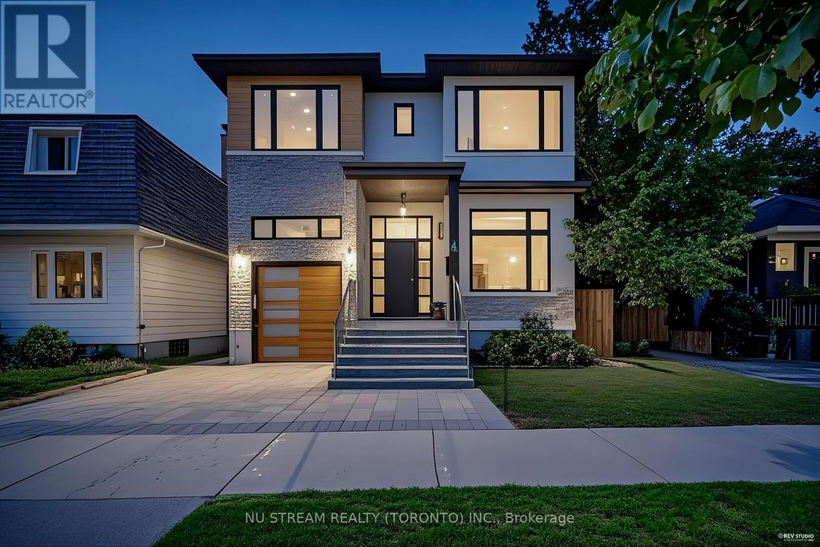 Property image for 4 WESTBOURNE AVENUE|Toronto (Clairlea-Birchmount), Ontario M1L2X9