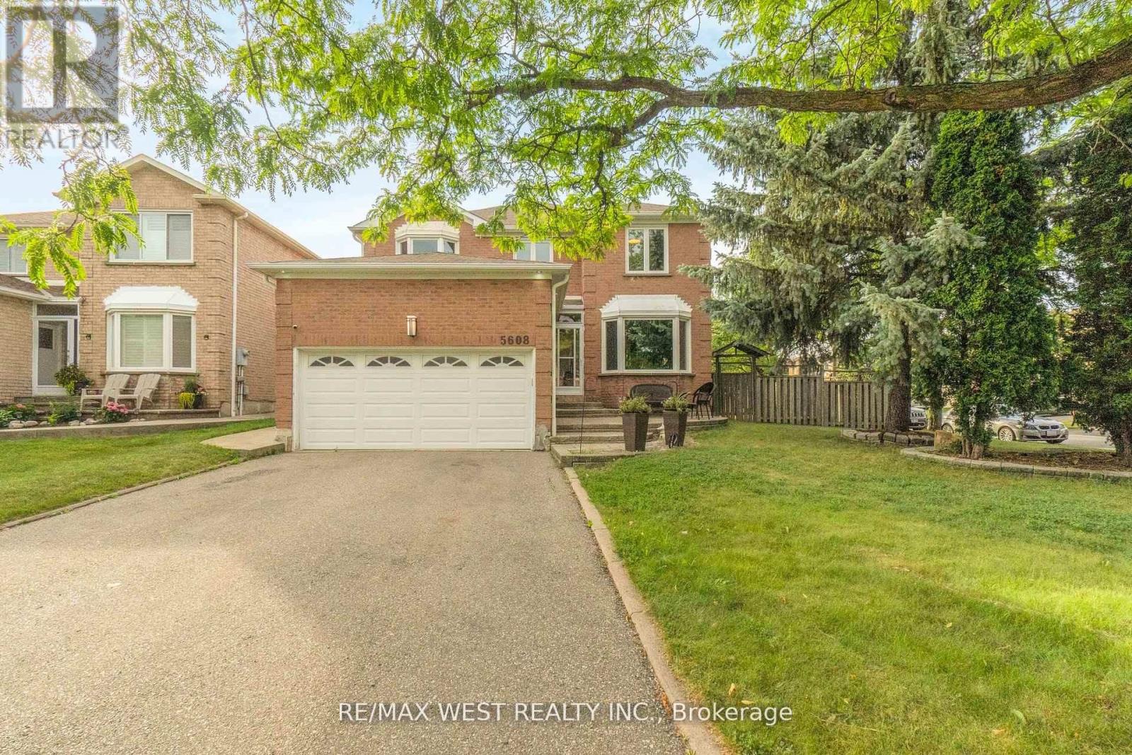5608 GOLDENBROOK DRIVE|Mississauga (East Credit), Ontario L5M3V9